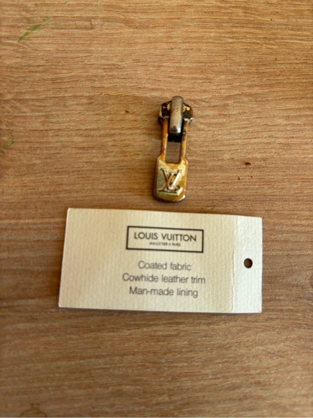 Louis Vuitton Gold-tone LV Zipper Pull Charm
